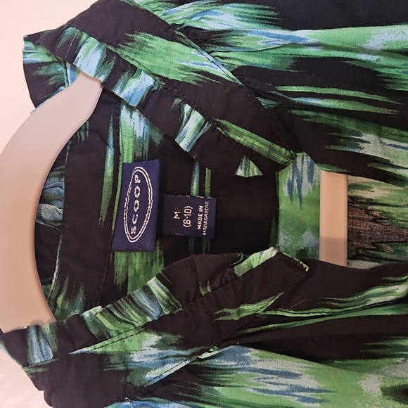 Chic Asymmetrical Dress in Green and Black - Picture 7 of 8